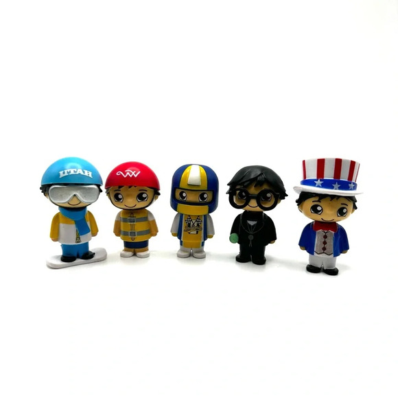 Ryan's World Lot Of 10 Assorted Characters 2 Inch Size No Duplicates - Picture 4 of 5